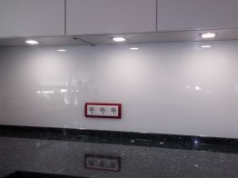 Küchenrückwände – mit Farbe und Motiv zum Wunschdesign