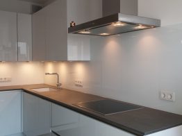 Küchenrückwände – mit Farbe und Motiv zum Wunschdesign